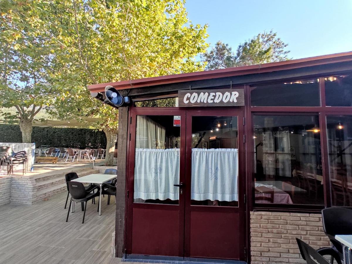 Camping El Pinajarro Hervas Bagian luar foto