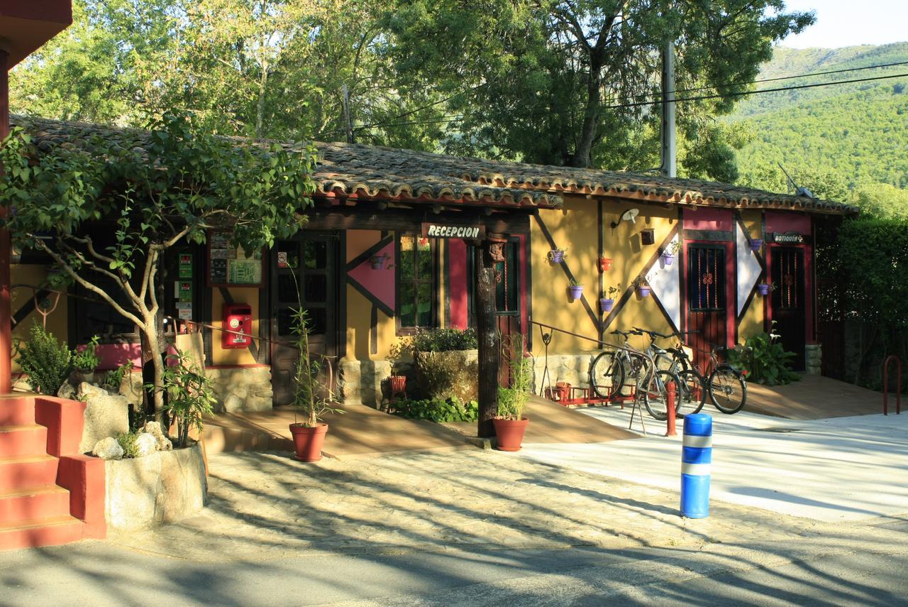 Camping El Pinajarro Hervas Bagian luar foto