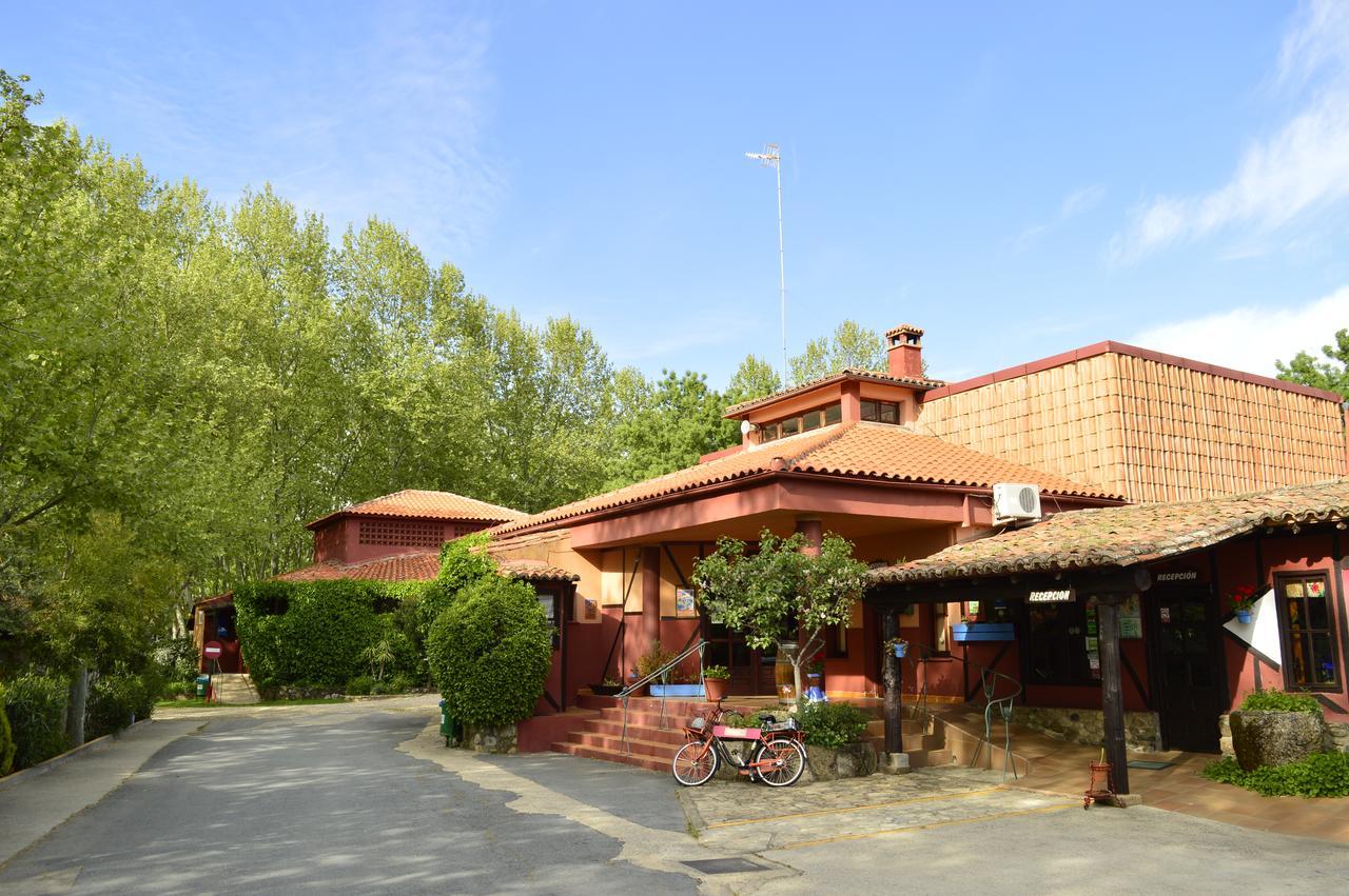 Camping El Pinajarro Hervas Bagian luar foto