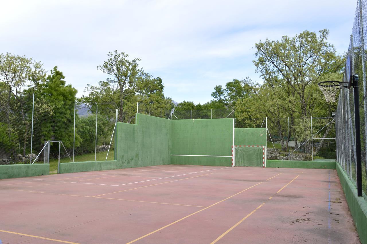 Camping El Pinajarro Hervas Bagian luar foto